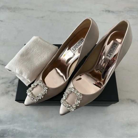 BADGLEY MISCHKA Cher Crystal Buckle Pumps Satin - Picture 4 of 10